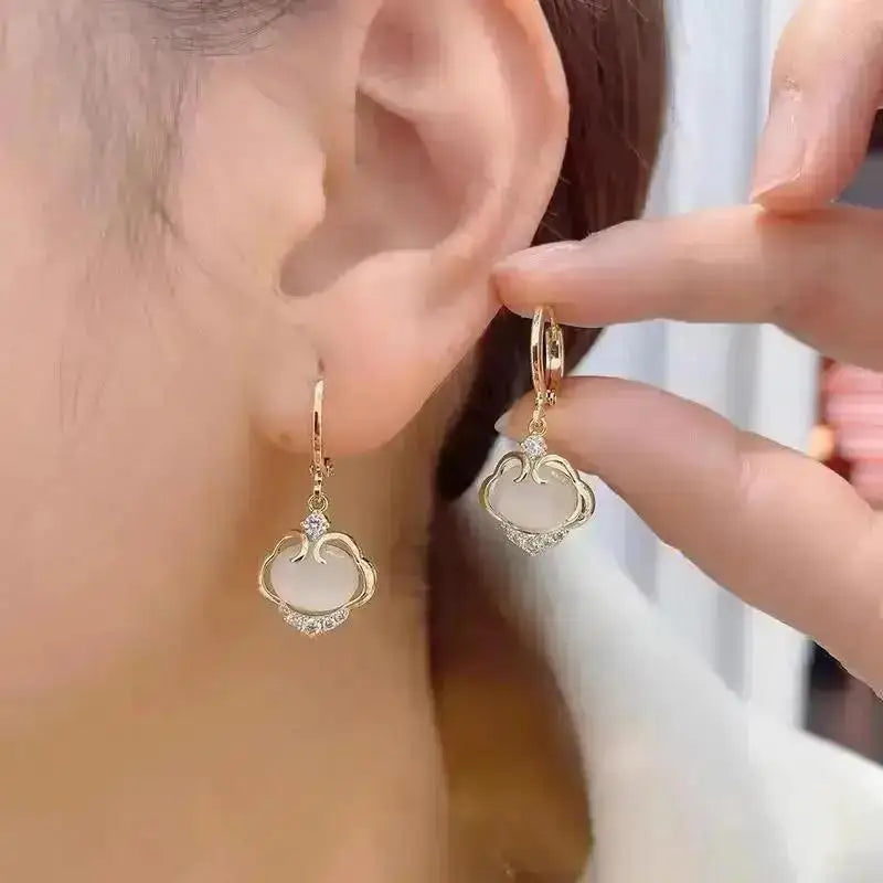 Mays earing
