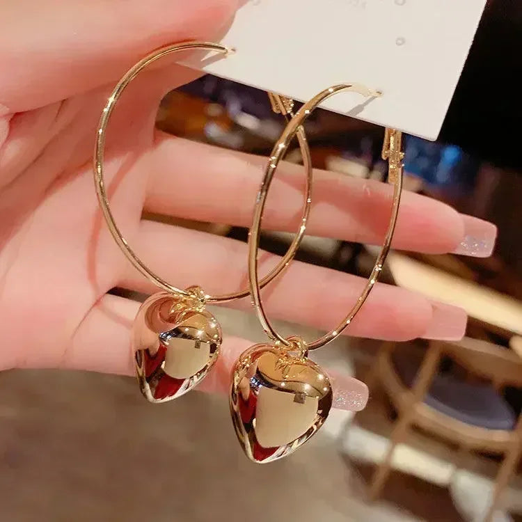 Mays earing