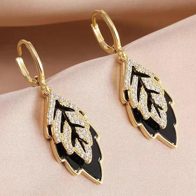 New Unique Design Sense Chinese Red Beaded Earrings 2024 New Trendy and Elegant Personalized Fashionable Slim Earrings