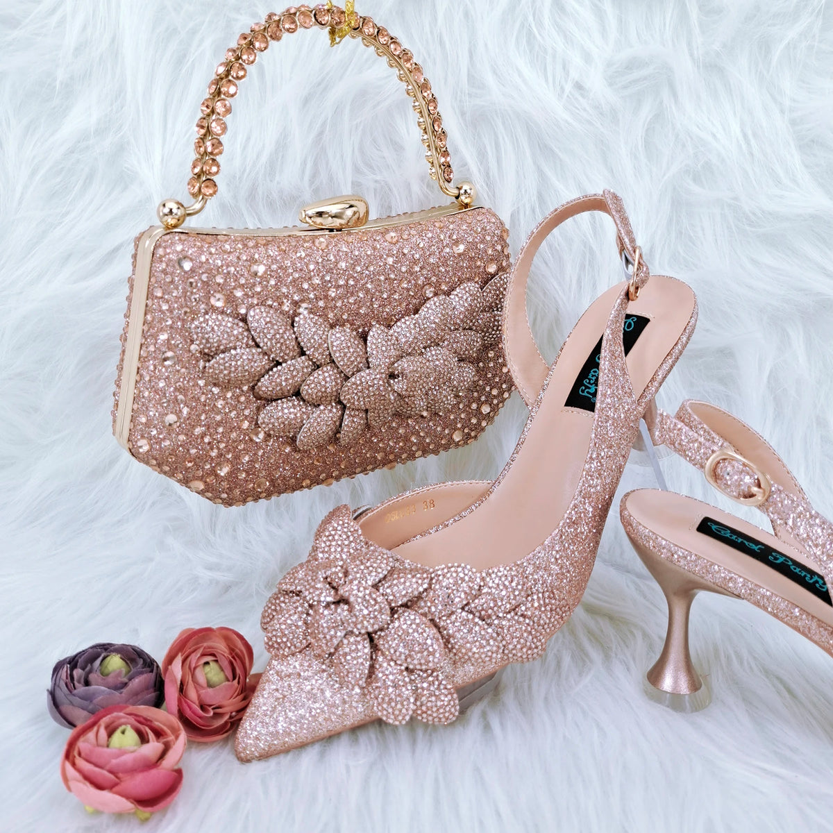 New Nigerian Best Selling Handmade Garland Gag and Shoes Fashionable Elegant Pointed Toe Women's Pumps Crystal Handle Clutch