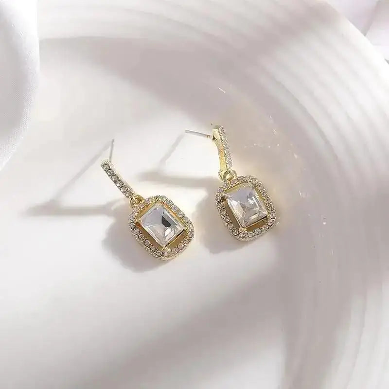 Mays earing