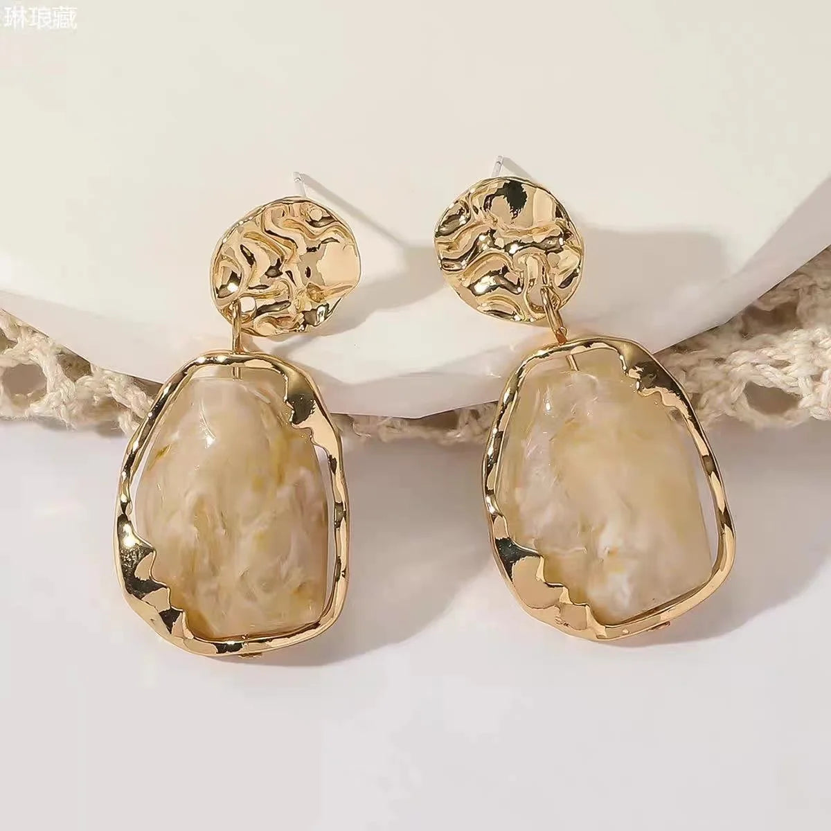 New Unique Design Sense Chinese Red Beaded Earrings 2024 New Trendy and Elegant Personalized Fashionable Slim Earrings
