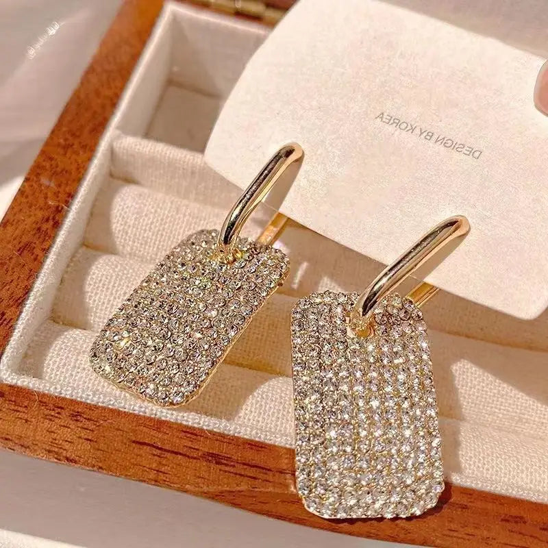 New Unique Design Sense Chinese Red Beaded Earrings 2024 New Trendy and Elegant Personalized Fashionable Slim Earrings
