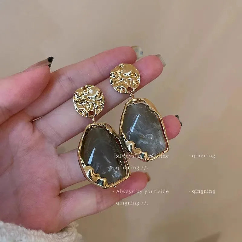 New Unique Design Sense Chinese Red Beaded Earrings 2024 New Trendy and Elegant Personalized Fashionable Slim Earrings